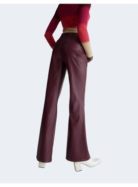 PANTALON LIU JO ECOPIEL GRANATE CAMPANA PARA MUJER